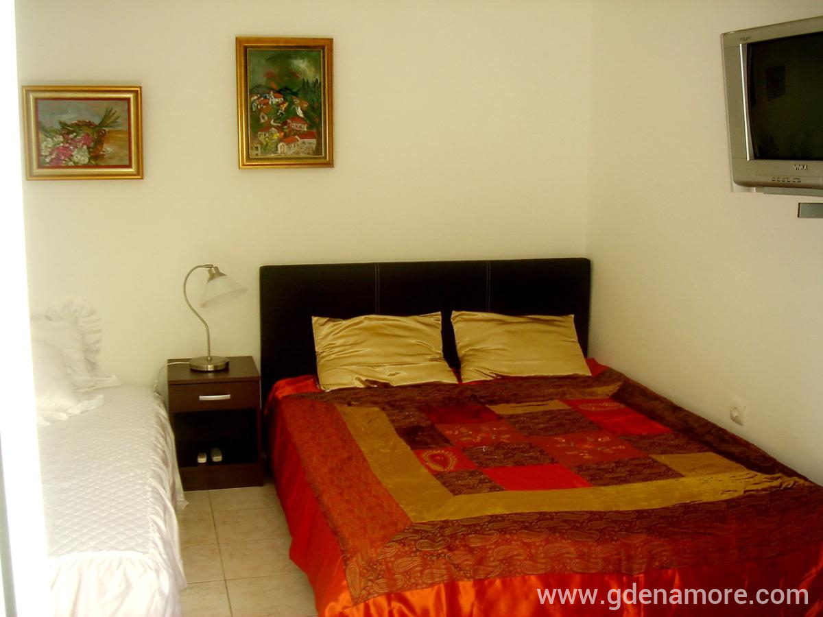 Apartmani Odalović, privatni smeštaj u mestu Bijela, Crna Gora