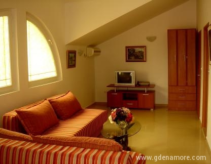 Apartments Odalovic, Big Apartment, private accommodation in city Bijela, Montenegro